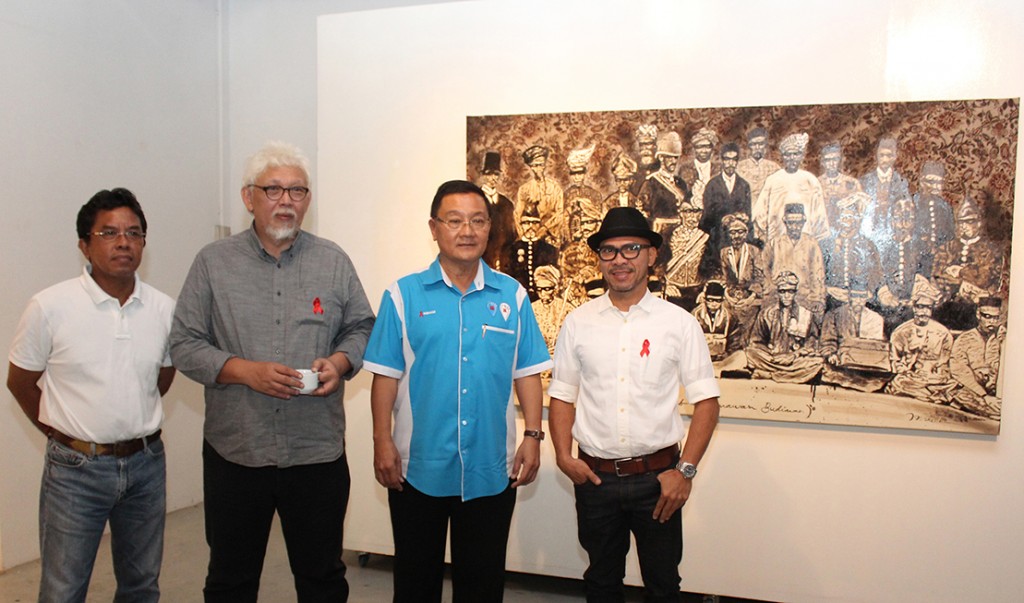 (From left) Johari Said, artist; Ahmad Zakii Anwar, Trustee of the Malaysian AIDS Foundation (MAF); Hisham Hussein, Honorary Secretary of MAF; and Jalaini Abu Hassan, Director of Segaris Art Center launch the ARTAID15 exhibition in support of MAF on 17 August 2015 at Segaris Art Center, Publika, Solaris Dutamas, Kuala Lumpur. 